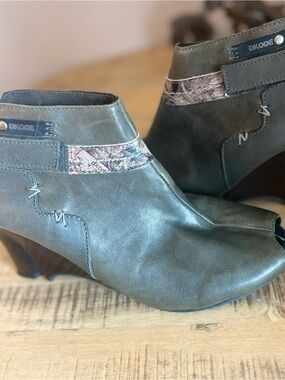 DKODE Portugal Artisan Olive Grey Leather Slingback Wedge Shoes Sz 41 Rare Boho